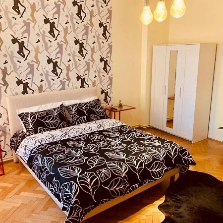 Cinematheque Ultracentral Apartment Nagyszeben Kültér fotó