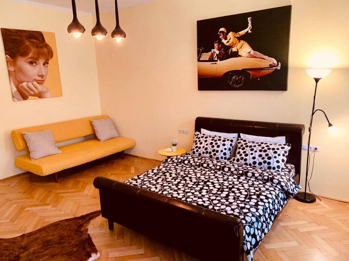 Cinematheque Ultracentral Apartment Nagyszeben Kültér fotó